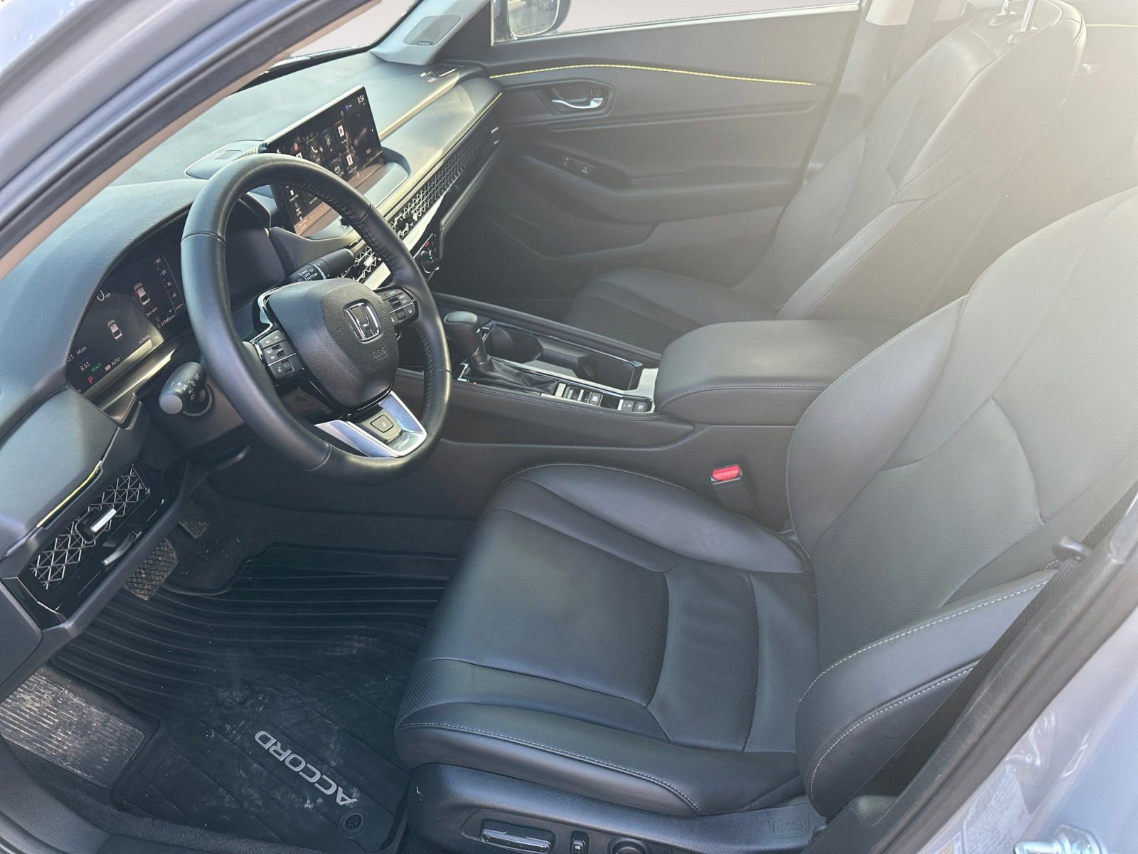 Used 2025 Honda Accord Touring image 9