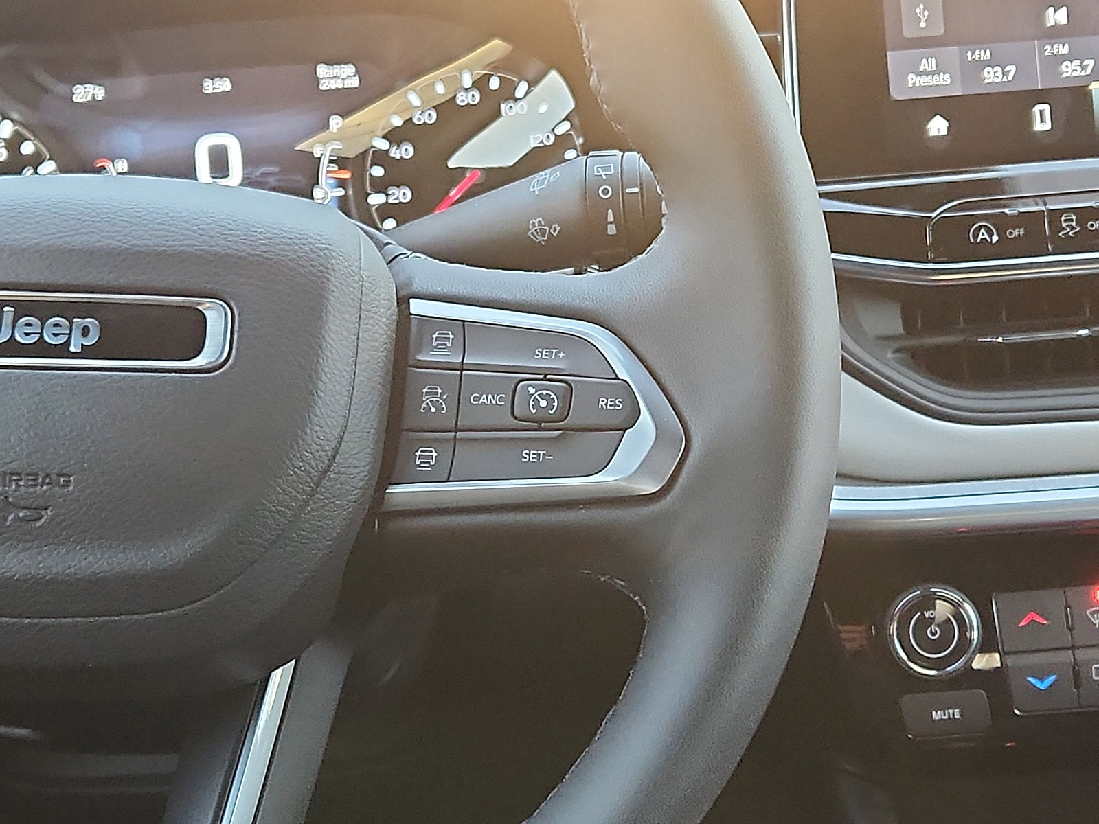 Used 2025 Jeep Compass Limited image 16