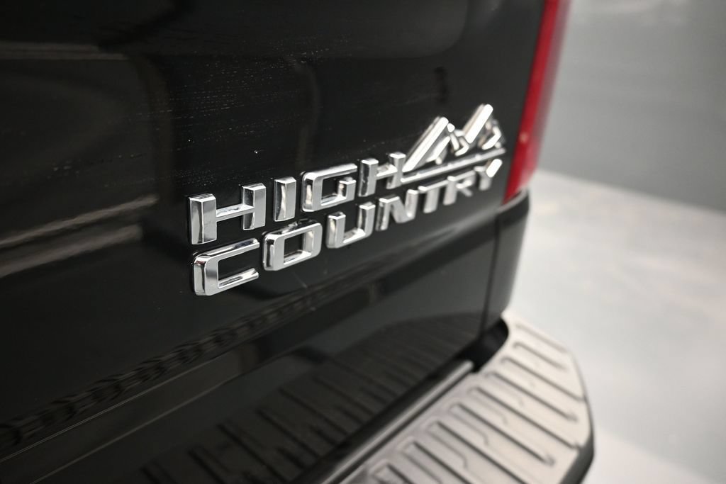 Used 2025 Chevrolet Silverado 1500 High Country AWD/4WD image 15