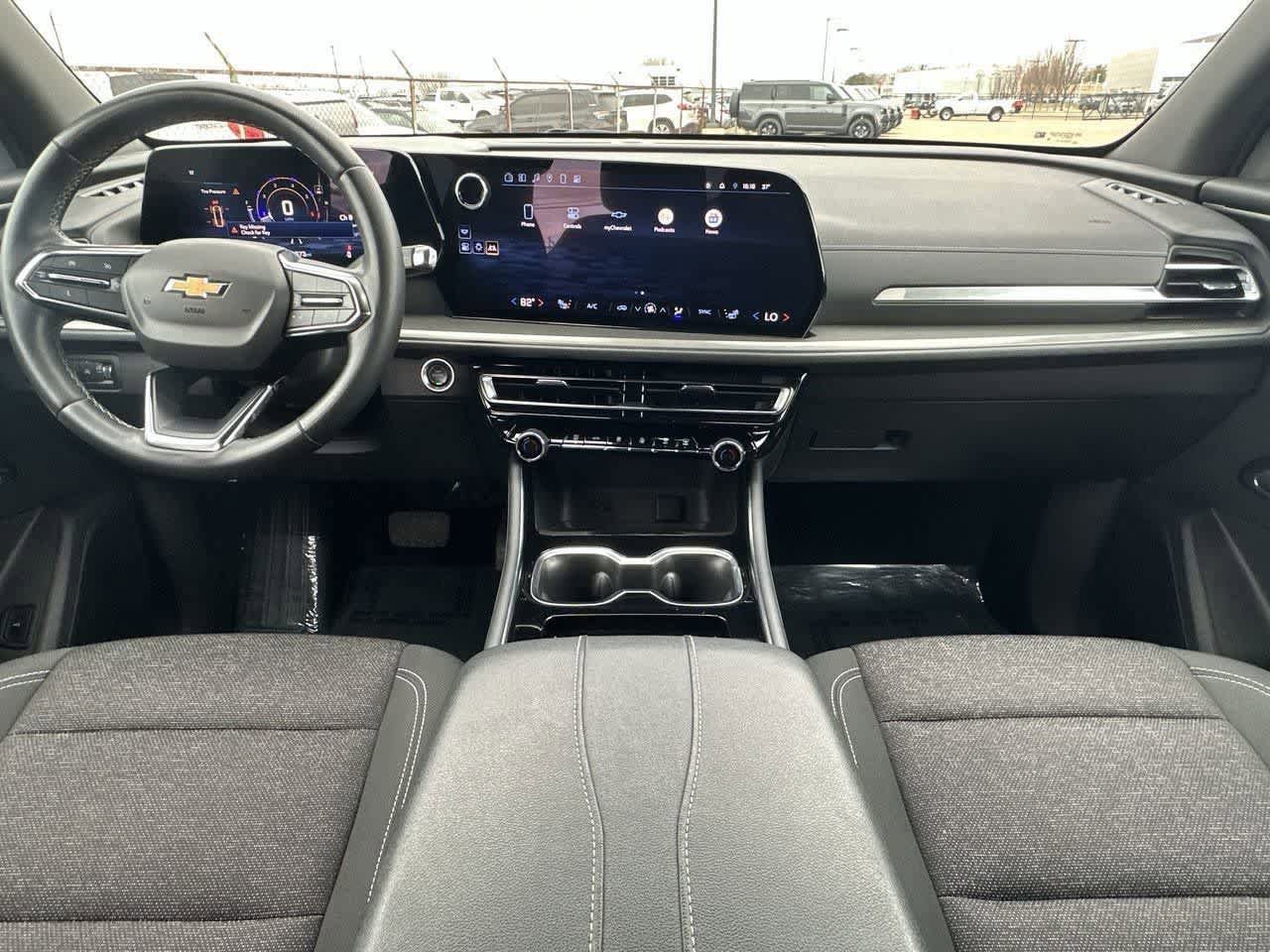 Used 2024 Chevrolet Traverse LT AWD/4WD image 15