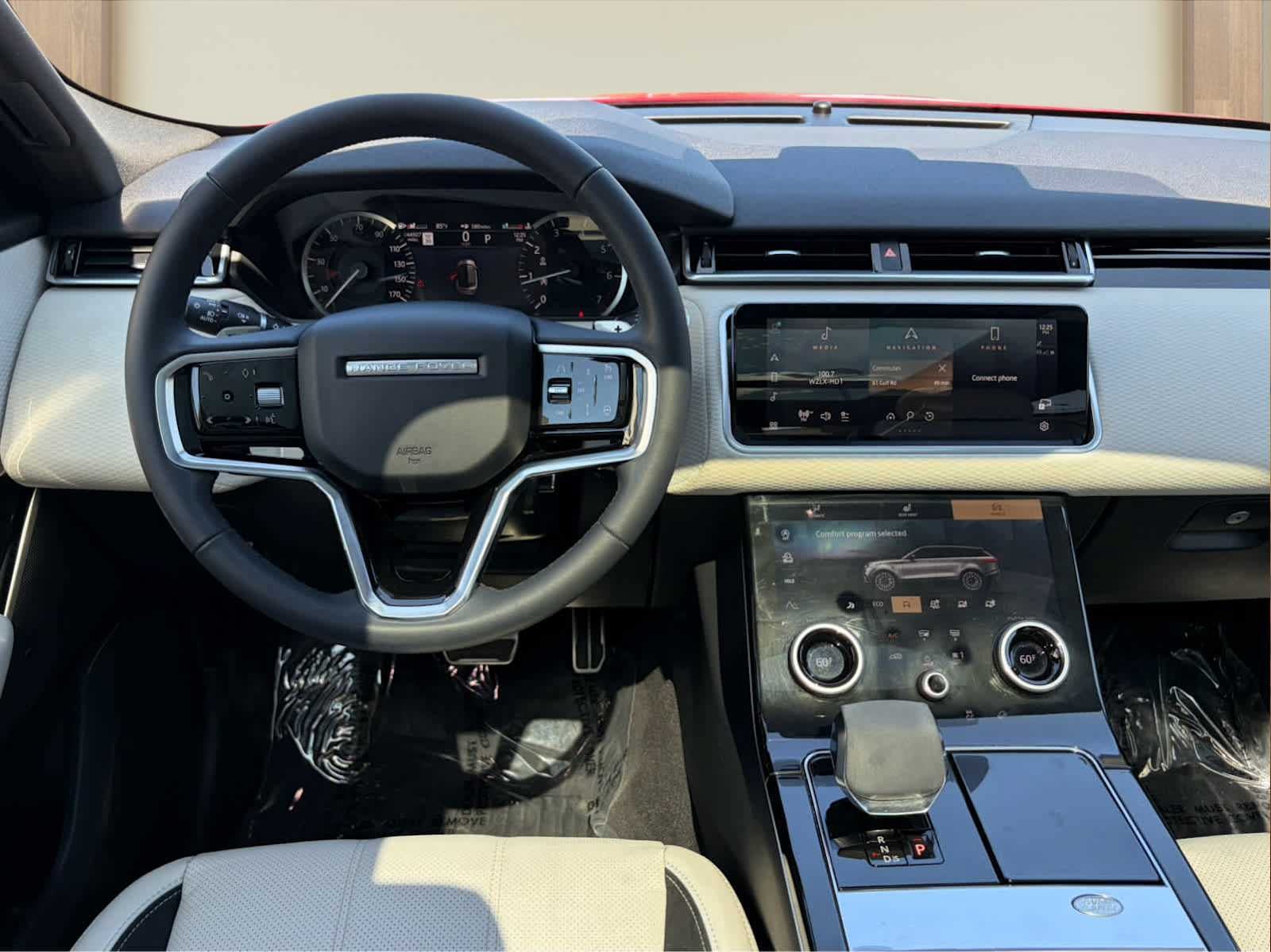 Used 2023 Land Rover Range Rover Velar R-Dynamic S AWD/4WD image 11