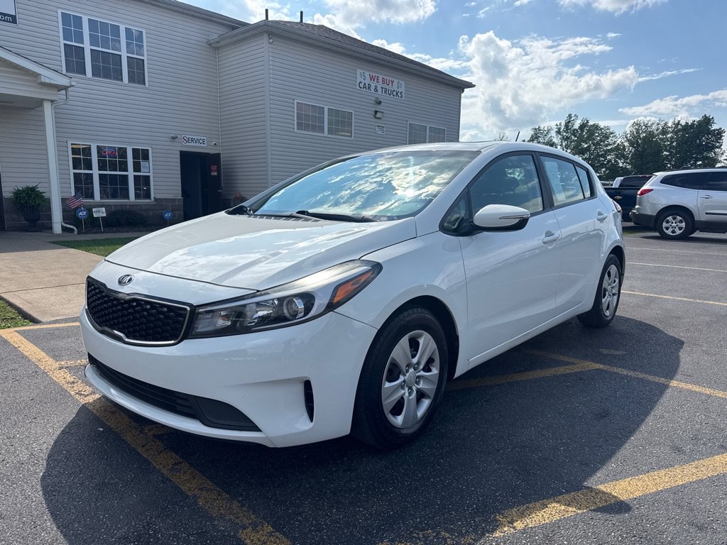 Used 2017 Kia Forte LX FWD image 2