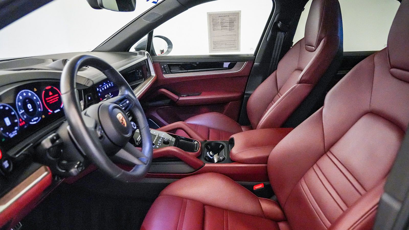 Used 2024 Porsche Cayenne S AWD/4WD image 17