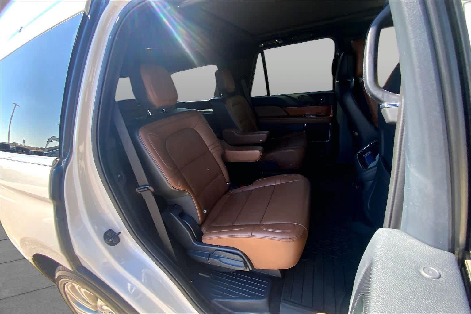 Used 2022 Lincoln Navigator Reserve AWD/4WD image 20