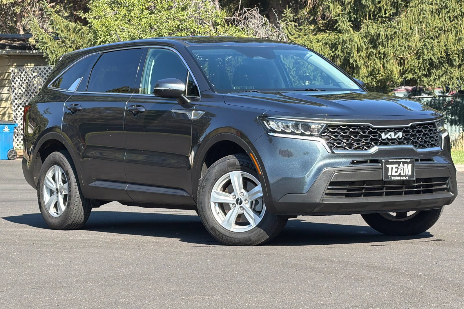 Used 2023 Kia Sorento LX AWD/4WD image 2