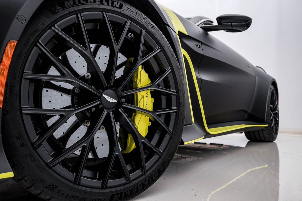 Used 2023 Aston Martin V12 Vantage Roadster image 5