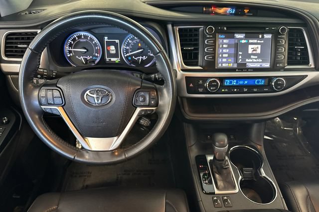 Certified 2019 Toyota Highlander XLE AWD/4WD image 19