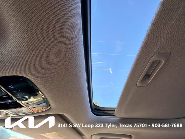 Used 2025 Hyundai Santa Fe Limited FWD image 23
