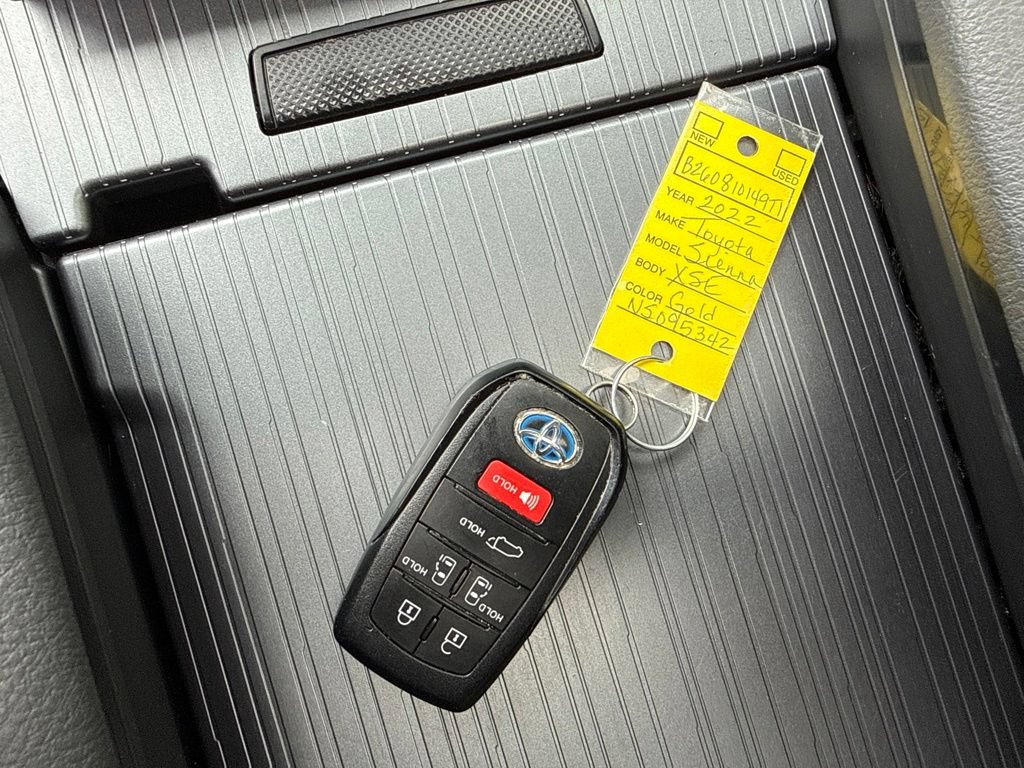 Used 2022 Toyota Sienna XSE w/ XSE Plus Package FWD image 37