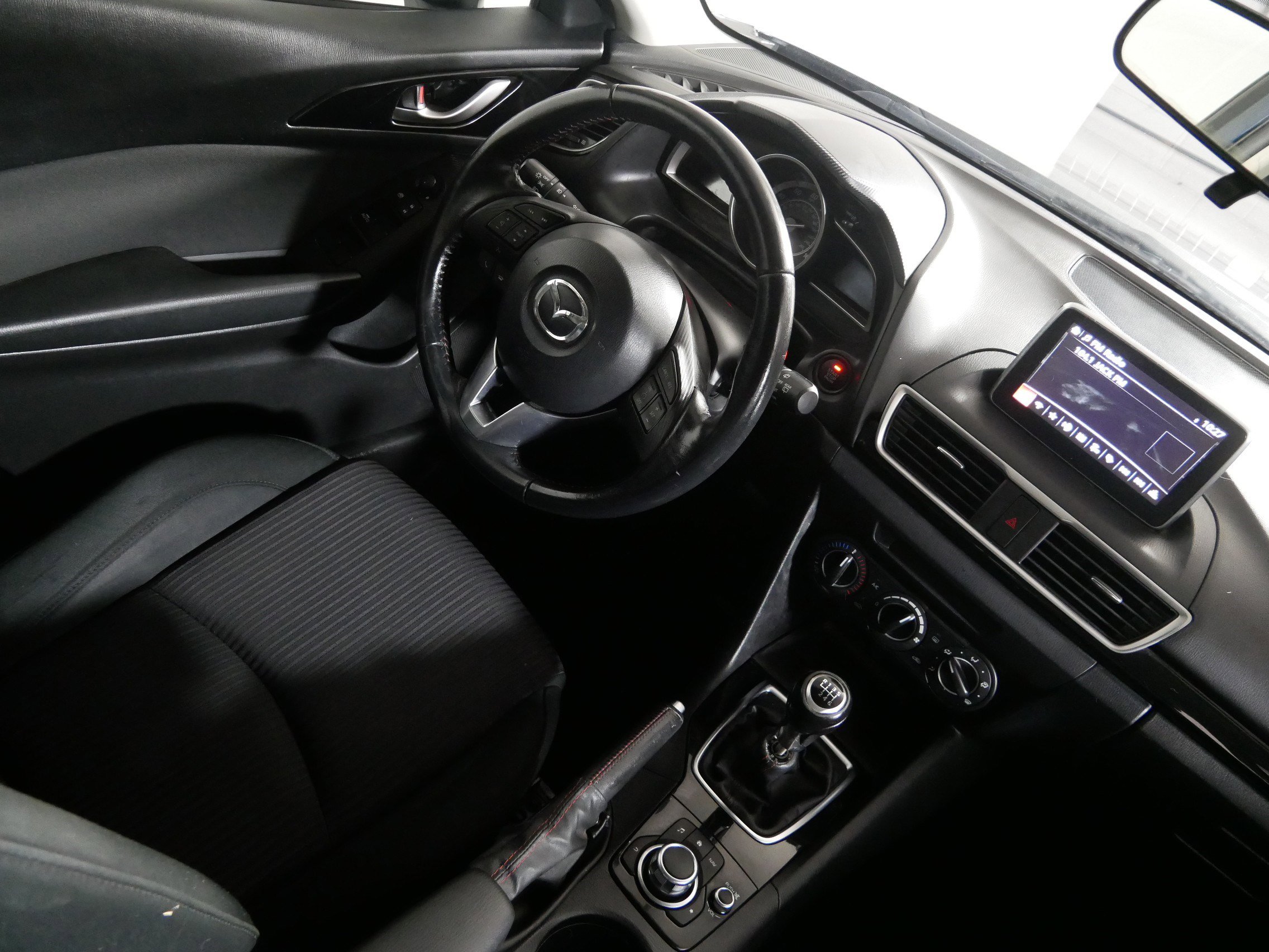 Used 2015 MAZDA MAZDA3 i Touring image 9