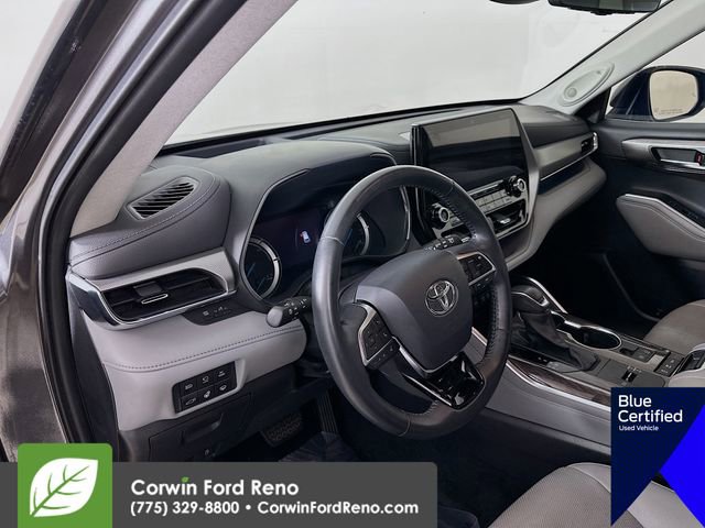 Used 2021 Toyota Highlander Platinum AWD/4WD image 11