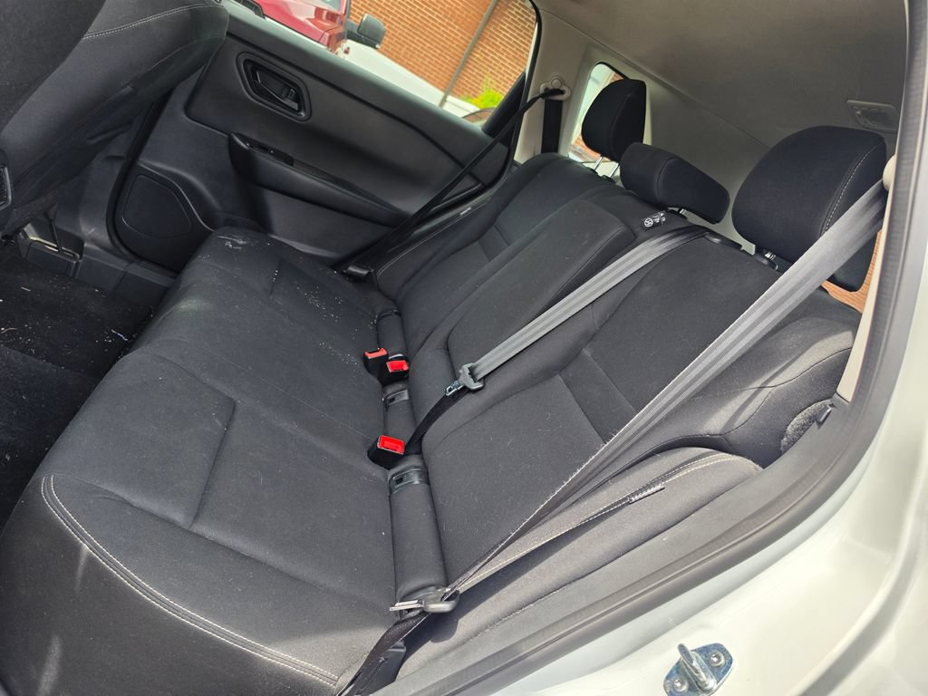 Used 2024 Nissan Rogue S FWD image 7