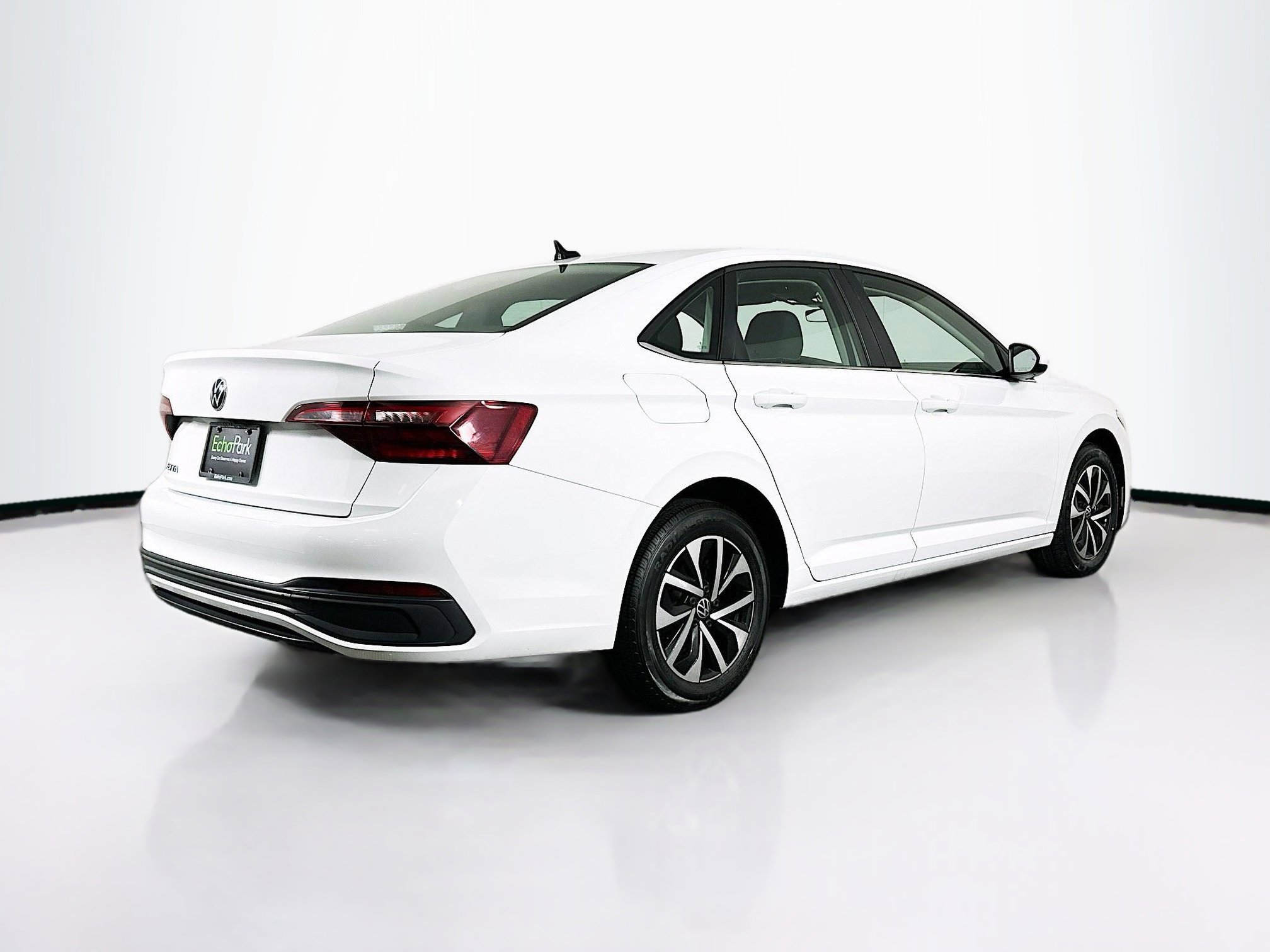 Used 2024 Volkswagen Jetta S image 9
