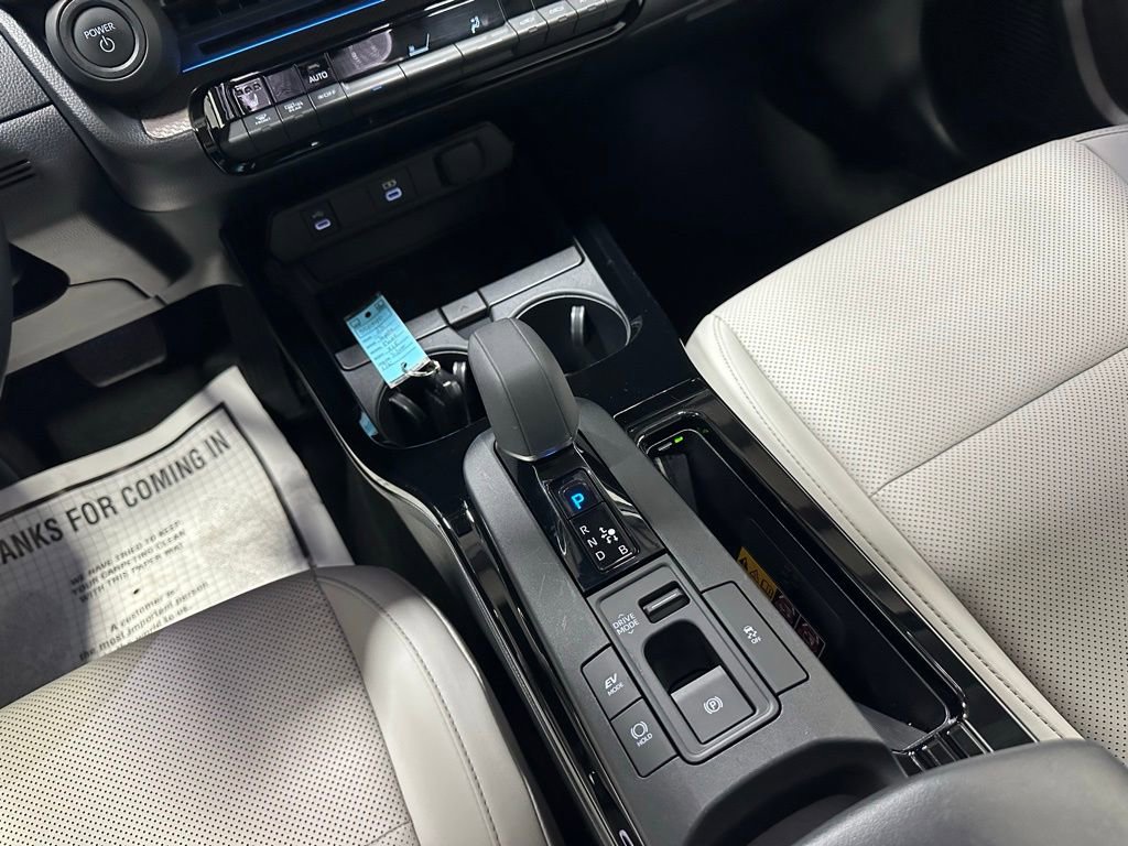 Used 2025 Toyota Prius XLE image 39
