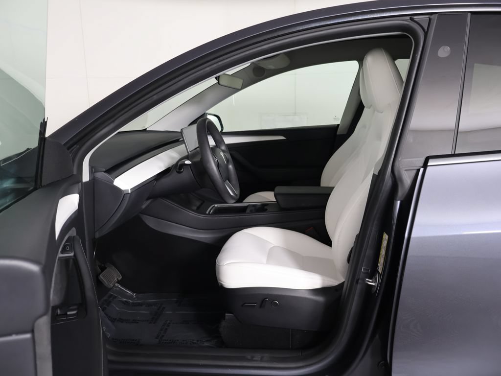Used 2023 Tesla Model Y Long Range AWD/4WD image 28