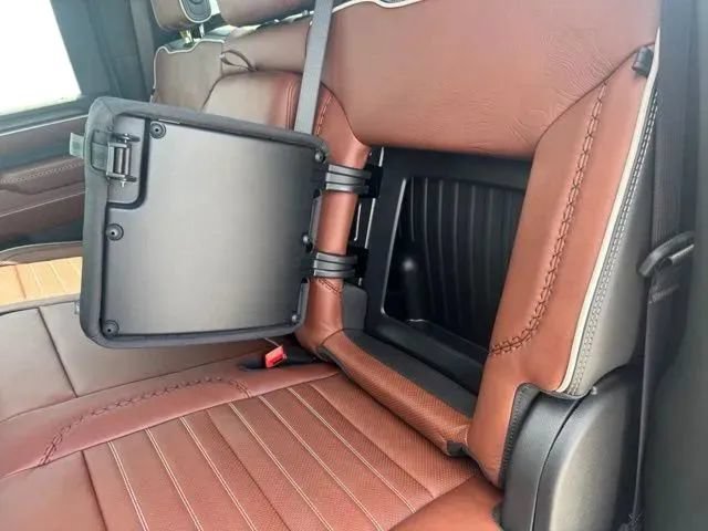New 2026 GMC Sierra 3500 Denali Ultimate w/ LPO, Black Badging Package AWD/4WD image 19