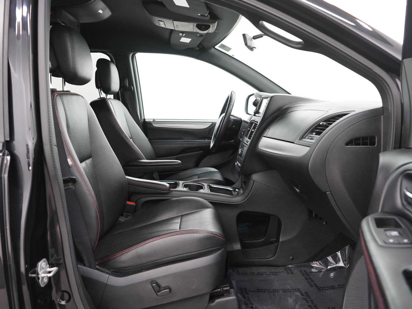 Used 2016 Dodge Grand Caravan R/T FWD image 11