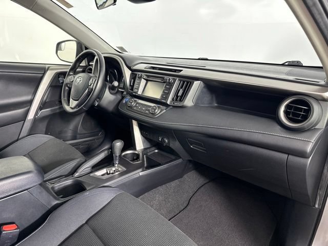 Used 2017 Toyota RAV4 XLE AWD/4WD image 26