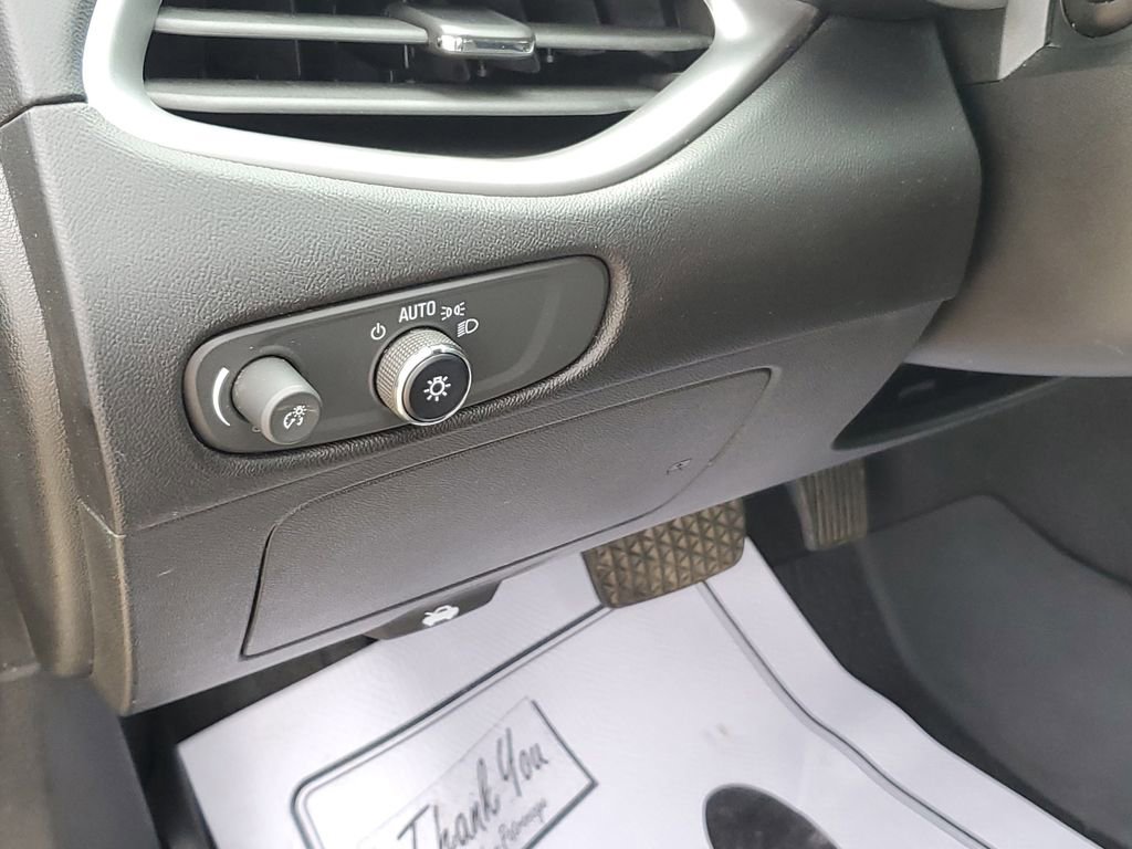 Used 2022 Chevrolet Malibu RS FWD image 8