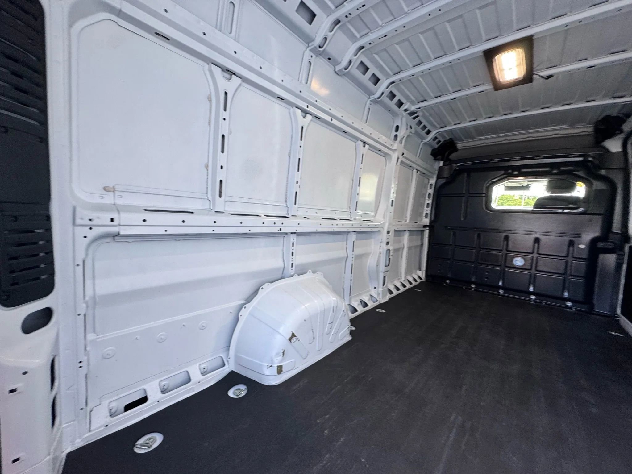 Used 2024 RAM ProMaster 3500 w/ Convenience Group FWD image 17