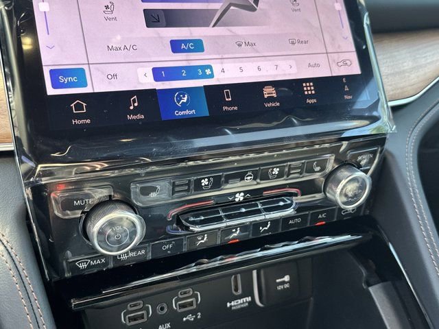 New 2025 Jeep Grand Cherokee Summit image 26