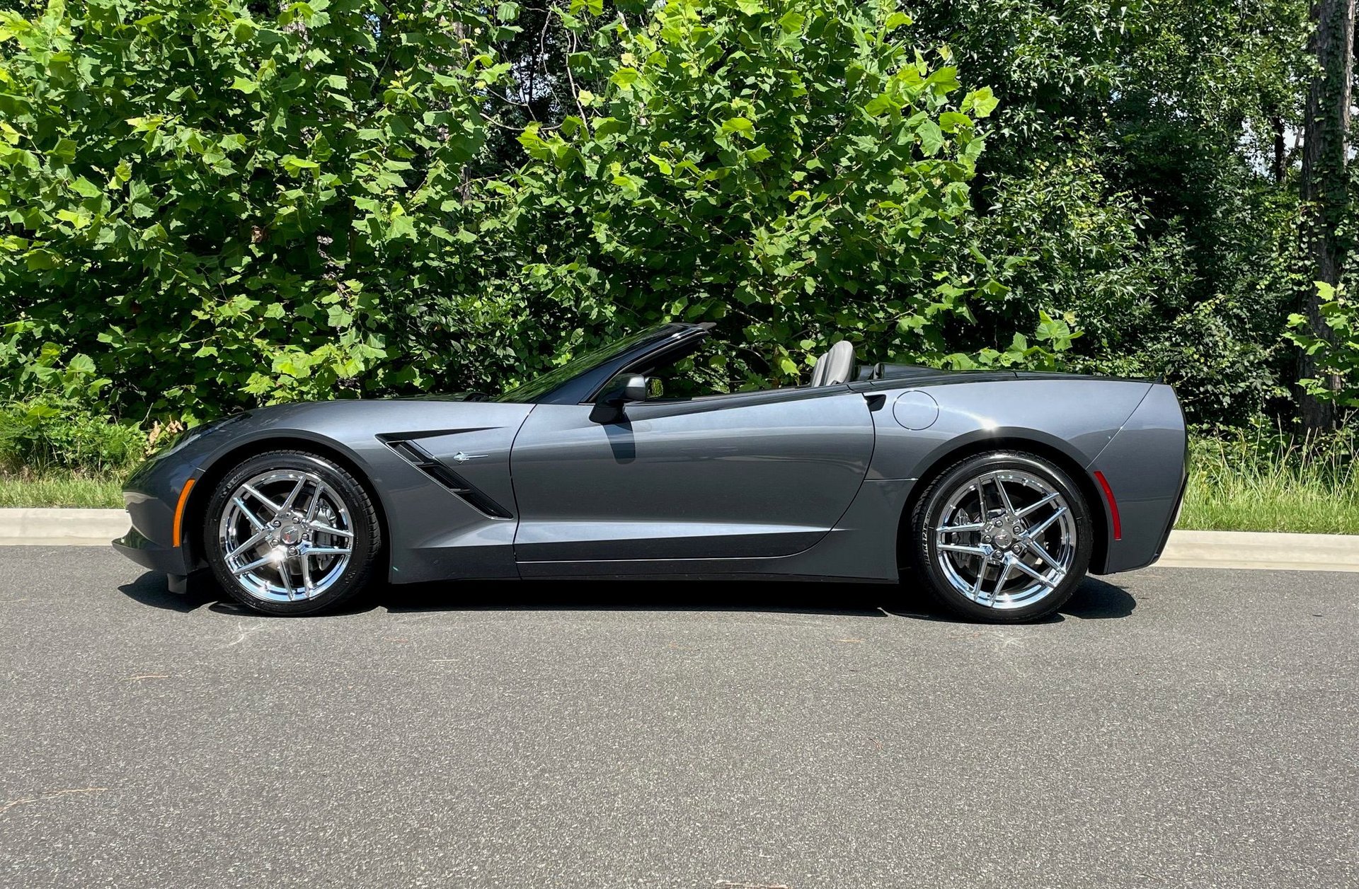 Used 2014 Chevrolet Corvette Stingray Convertible w/ 2LT Preferred Equipment Group image 8