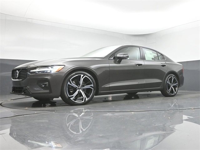 Used 2025 Volvo S60 B5 Plus w/ Protection Package Premier image 34
