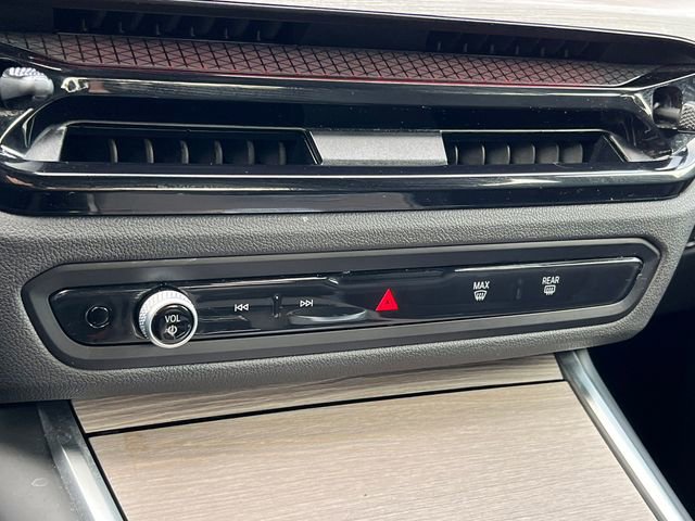 Used 2025 BMW 330i xDrive Sedan image 23