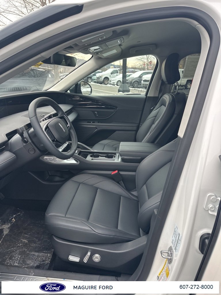 Used 2026 Lincoln Nautilus Premier image 14