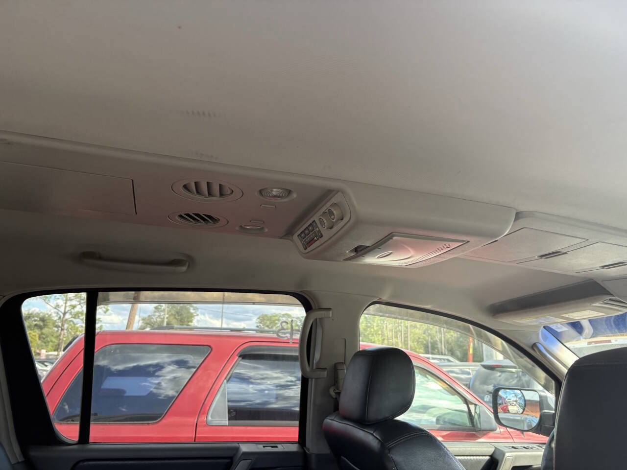 Used 2005 Nissan Armada SE image 10