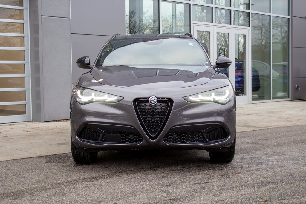 New 2025 Alfa Romeo Stelvio Sprint image 2