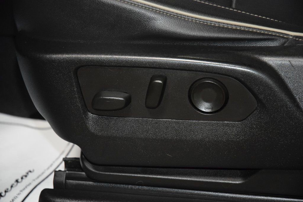 Used 2021 GMC Yukon SLT image 36