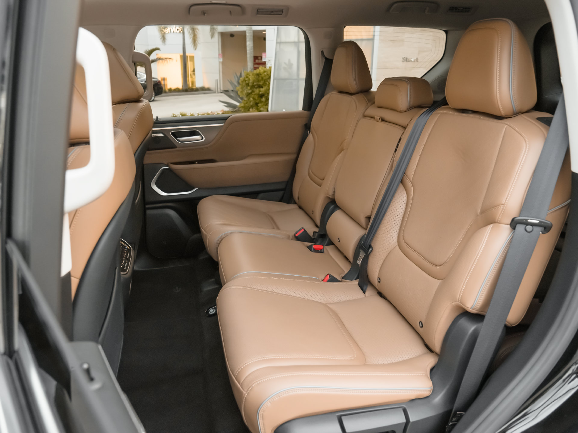 Used 2025 INFINITI QX80 Luxe RWD image 33