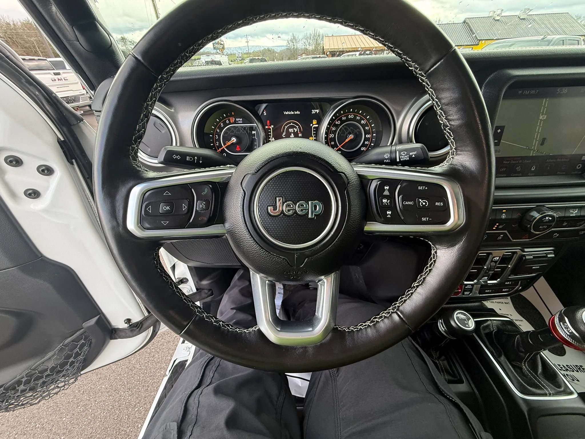 Used 2023 Jeep Gladiator Rubicon w/ LED Lighting Group AWD/4WD image 7