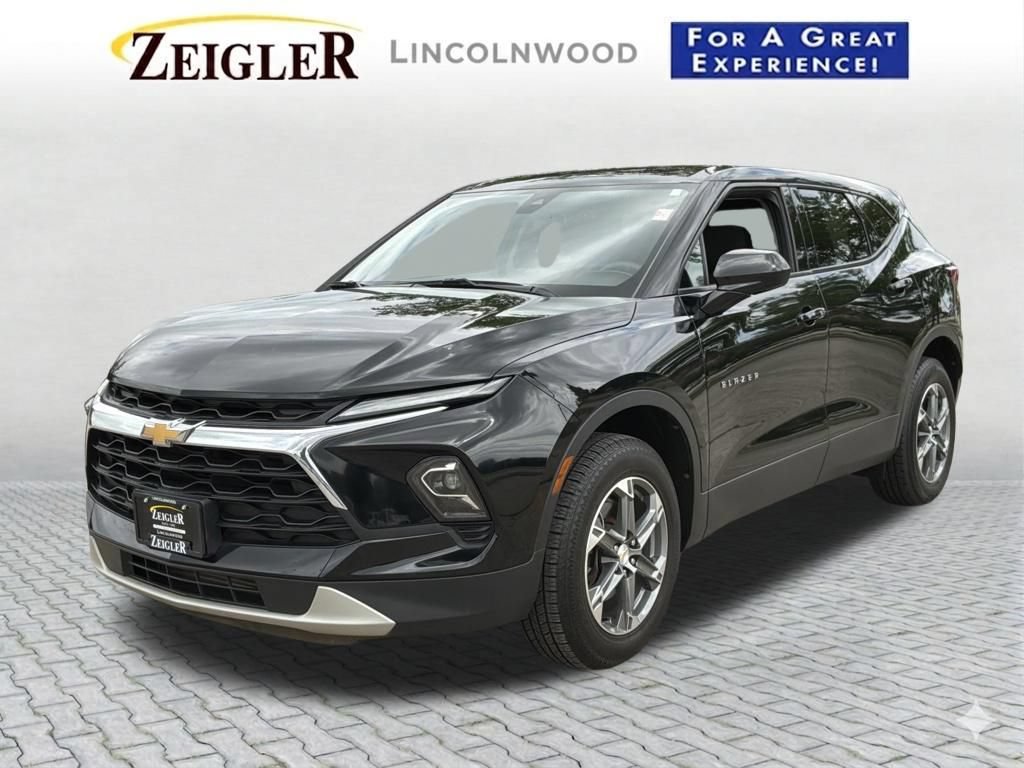 Used 2023 Chevrolet Blazer LT w/ Driver Confidence Package AWD/4WD image 2