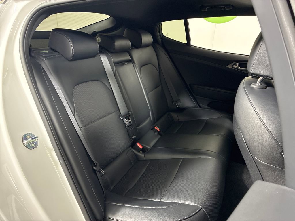 Used 2020 Kia Stinger GT1 image 27