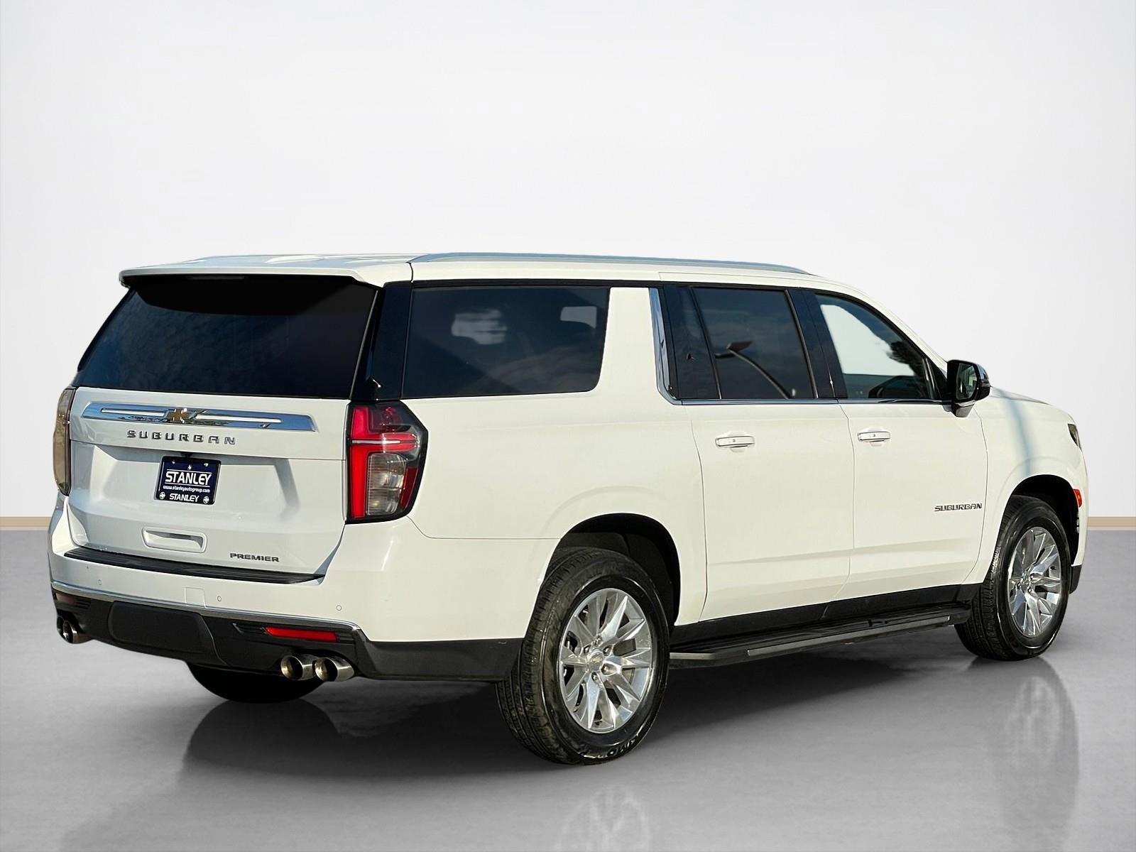 Used 2023 Chevrolet Suburban Premier image 7