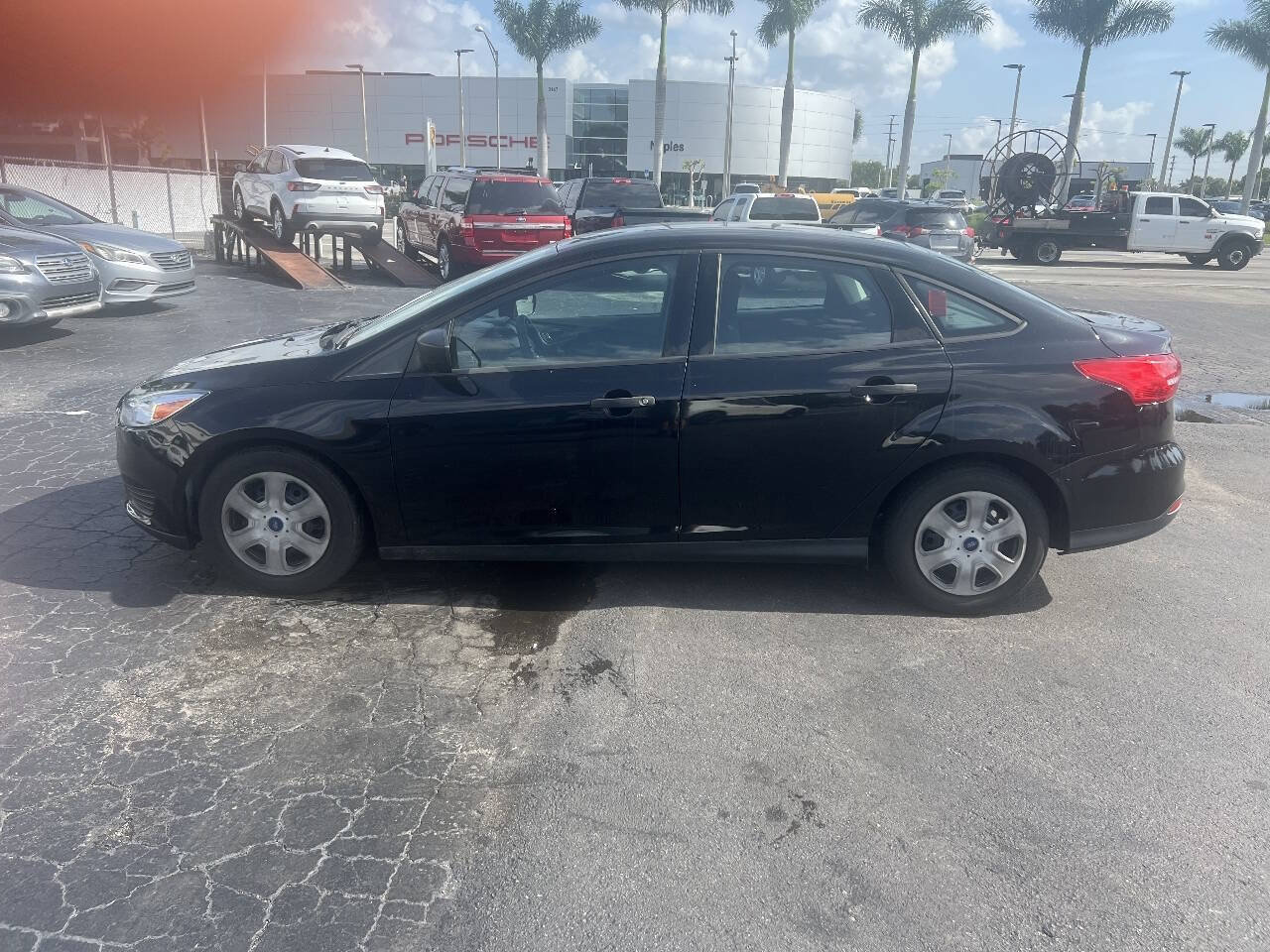 Used 2018 Ford Focus S FWD image 2