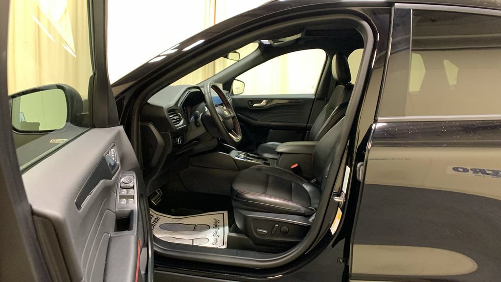 Used 2024 Ford Escape ST-Line w/ Tech Pack #1 AWD/4WD image 26