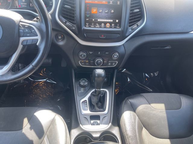 Used 2018 Jeep Cherokee Latitude Plus image 11