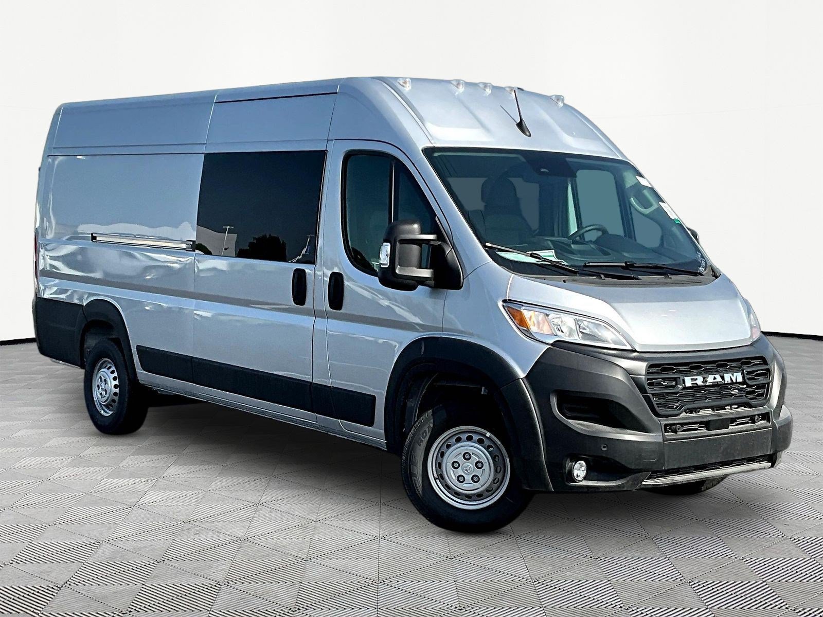 New 2026 RAM ProMaster 3500 w/ Crew Van Package FWD image 3
