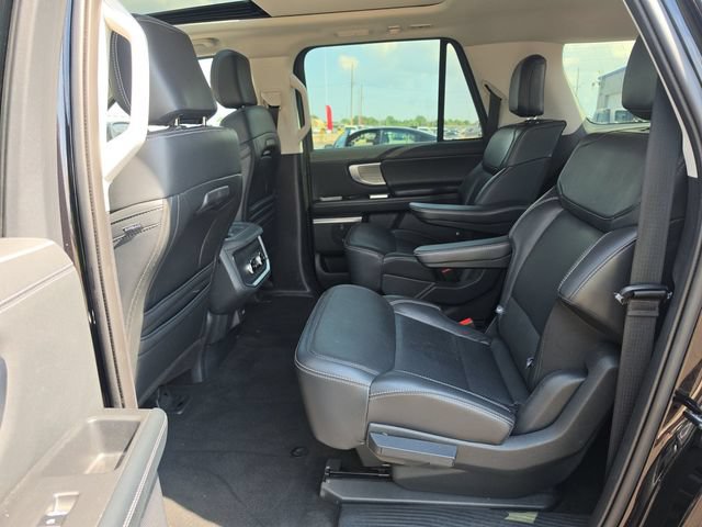 Used 2025 Ford Expedition Max Platinum AWD/4WD image 14