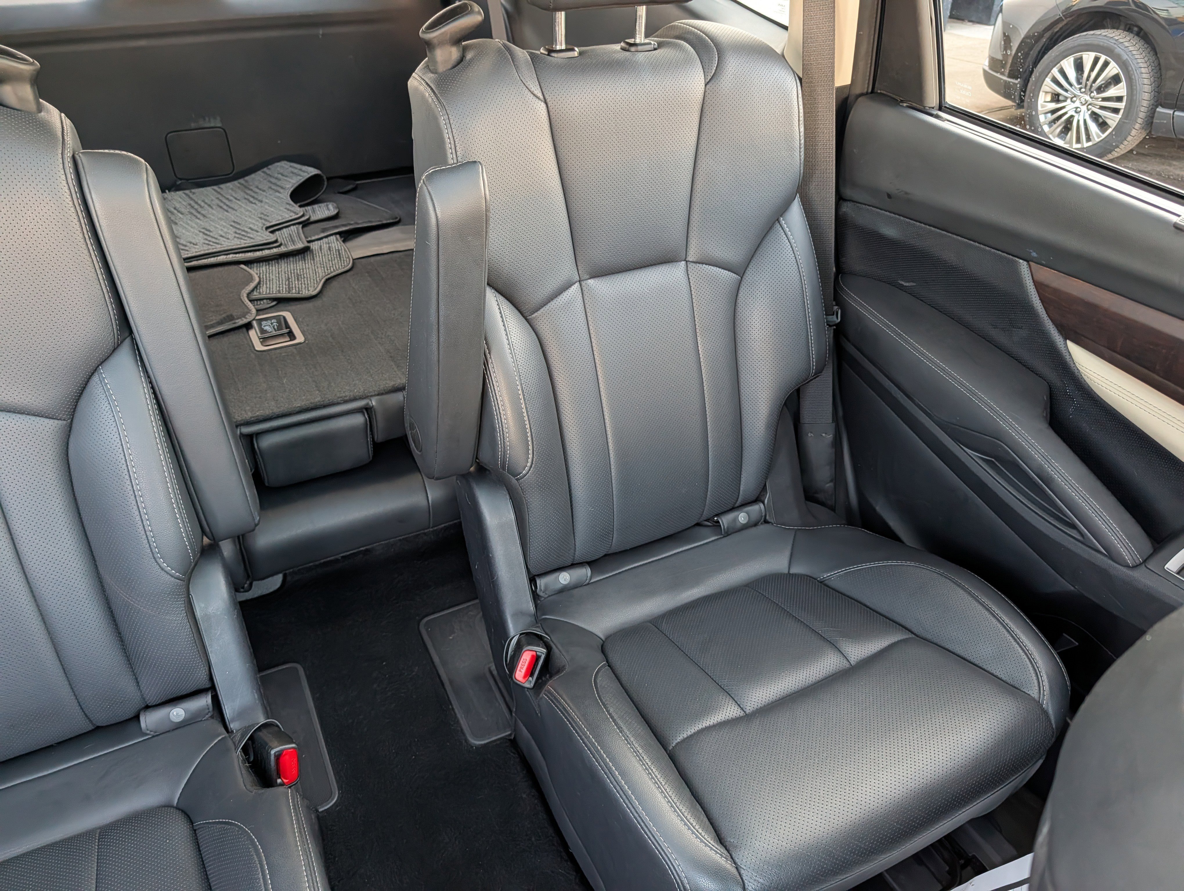 Used 2022 Subaru Ascent Touring image 14