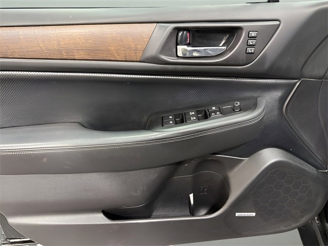 Used 2016 Subaru Outback 3.6R Limited image 6