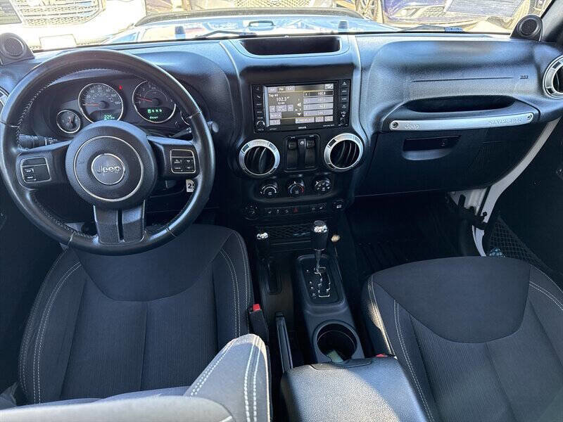 Used 2013 Jeep Wrangler Rubicon w/ Trailer Tow Group image 17