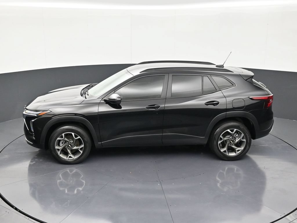 Used 2024 Chevrolet Trax LT FWD image 10