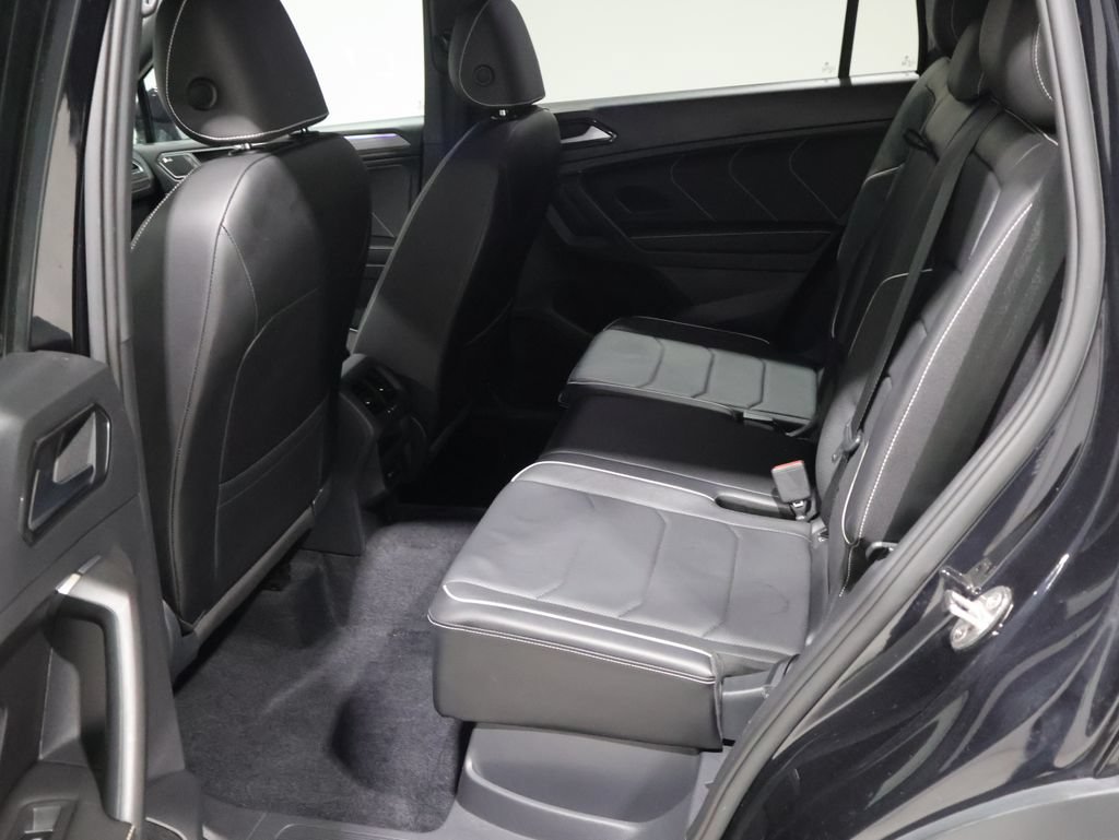 Used 2022 Volkswagen Tiguan SEL R-Line AWD/4WD image 17