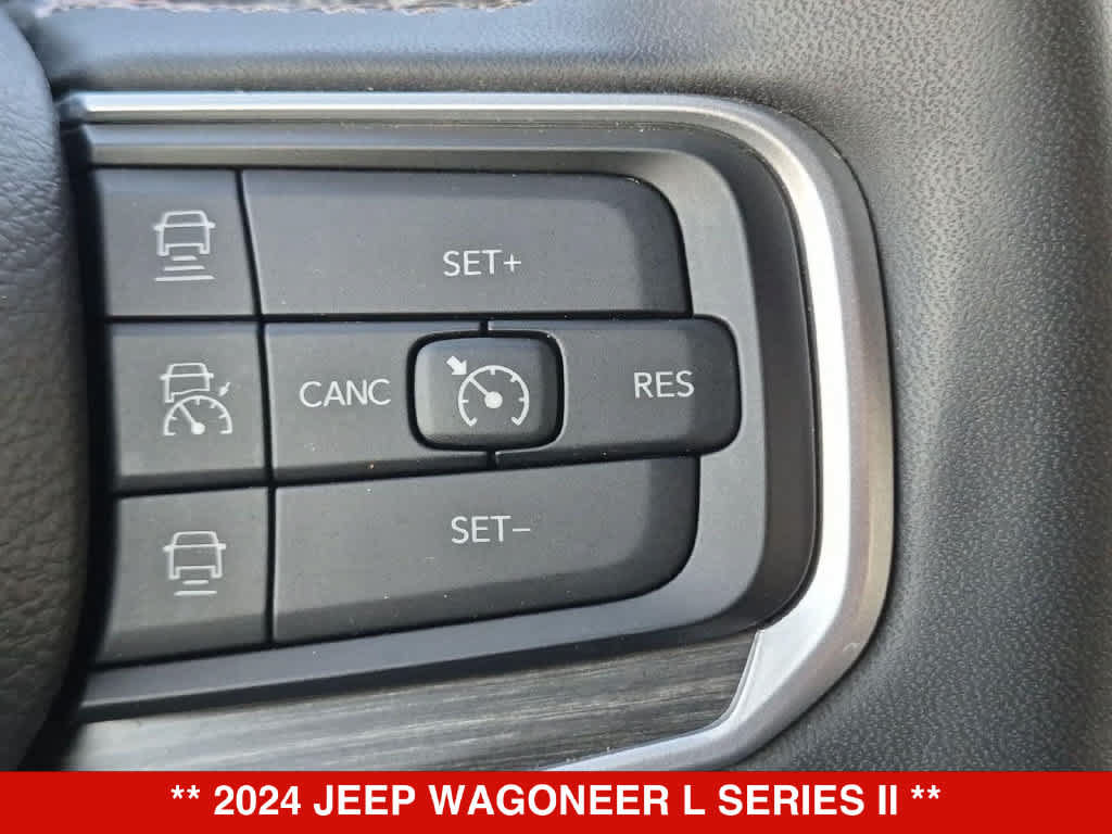 Used 2024 Jeep Wagoneer L Series II AWD/4WD image 24