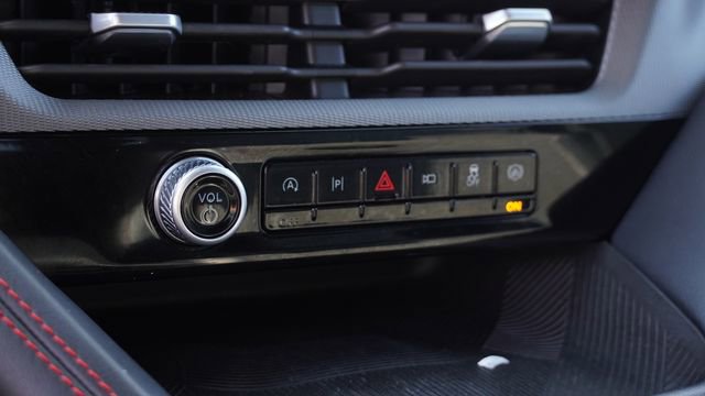 Used 2025 Ford Explorer ST-Line image 25