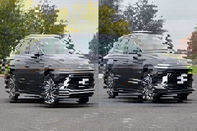 New 2026 Hyundai Sonata SEL image 2